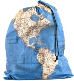 Schoonmaakmiddelen 22 Kikkerland Waszak Voor Op Reis - Wereldkaart Print - Voor Je Vuile Was - Laundry Bag - Travel Accessoire - 17x10 Cm