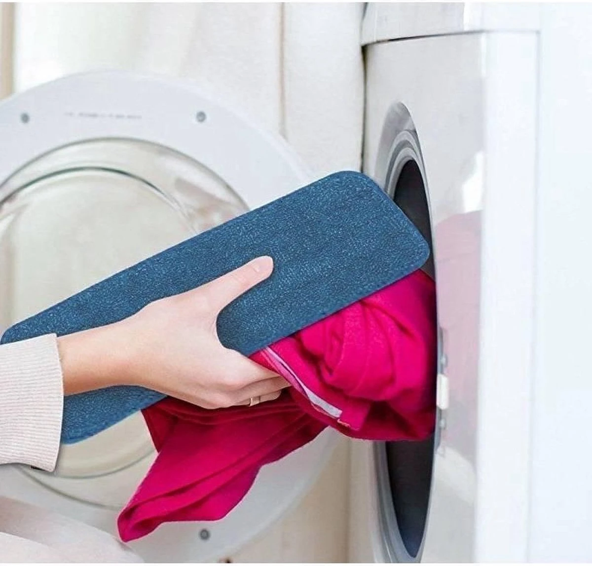 2Clean Vloermop Met Spray - Microvezel Doek - Blauw/Wit 2 2Clean Vloermop Met Spray - Microvezel Doek - Blauw/Wit - Afbeelding 2