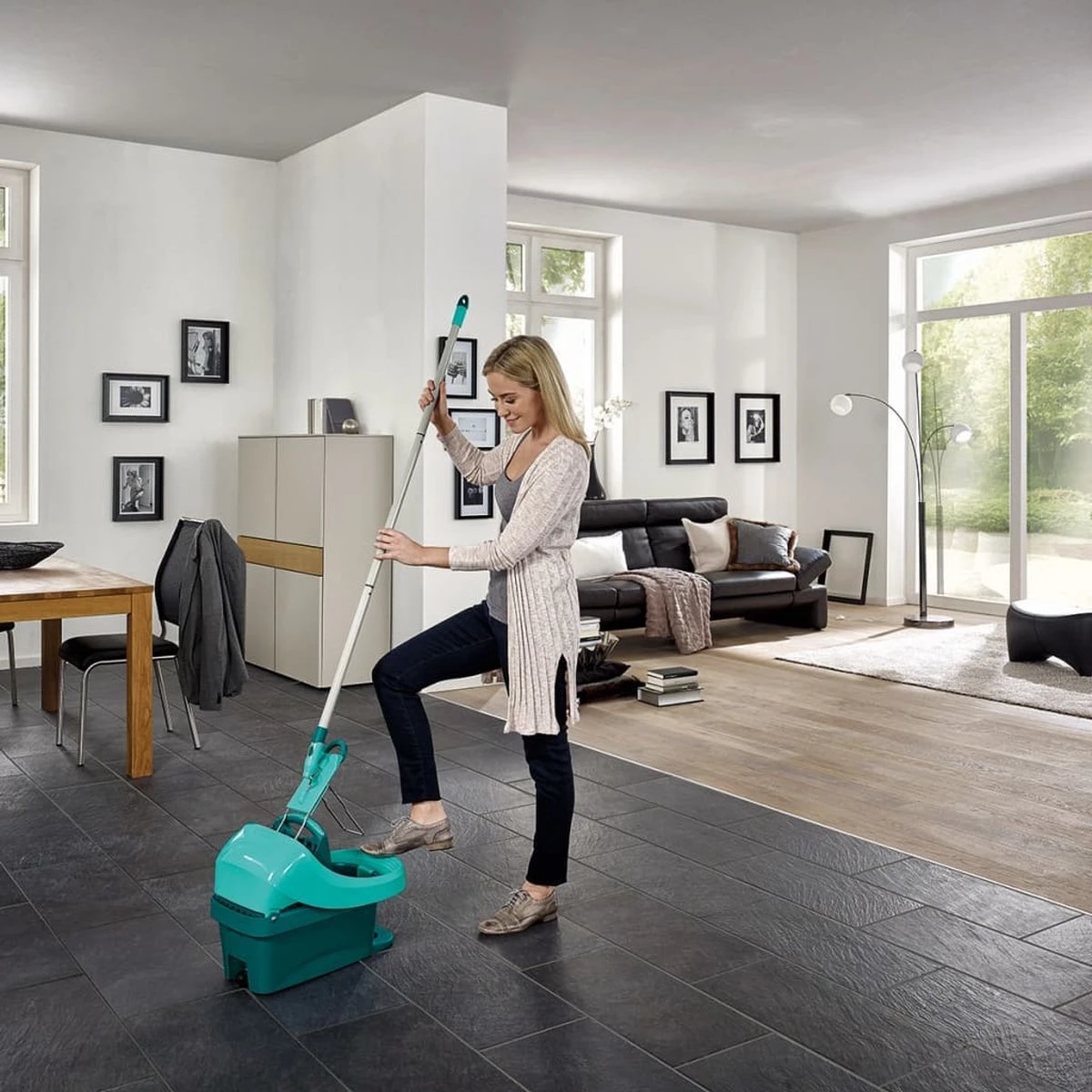 Leifheit Profi Vloerwisser Xl - Compleet Systeem Met Wieltjes Micro Duo - 42 Cm Wisbreedte 11 Leifheit Profi Vloerwisser Xl - Compleet Systeem Met Wieltjes Micro Duo - 42 Cm Wisbreedte - Afbeelding 11