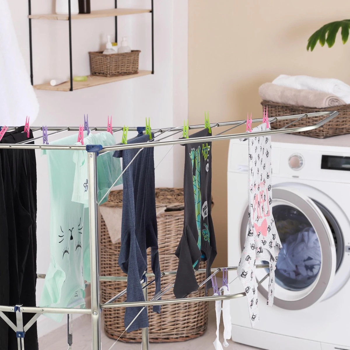 Relaxdays Droogrek XXL - Droogtoren Vouwbaar - Wasrek Op Wielen - Vleugels - Zilver 5 Relaxdays Droogrek XXL - Droogtoren Vouwbaar - Wasrek Op Wielen - Vleugels - Zilver - Afbeelding 5