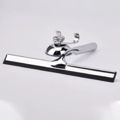 Douchewisser Inclusief Ophanghaak Met Zuignap - Douchewisser Badkamer - Raamtrekker - Douche Trekker - Raamwisser Douche - Douchetrekker - Douche Wisser - Ramen Schoonmaken - Chrome -Schoonmaakmiddelen 1200x1200 2436