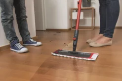 Vileda 1.2.Spray - Vlakke Mop Met Sproeisysteem En Pad In Microvezels -Schoonmaakmiddelen 1200x800 47