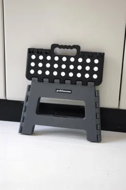 PUHLMANN - Inklapbare Kruk, JAMES, Plastic, Grijs, 22 Cm Hoog, Max 100 Kilo 13 PUHLMANN - Inklapbare Kruk, JAMES, Plastic, Grijs, 22 Cm Hoog, Max 100 Kilo -Schoonmaakmiddelen 797x1200 3