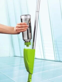 CleanMaxx Spray Mop Vloerreiniger Wisser - Sproeikop -Schoonmaakmiddelen 919x1200 1